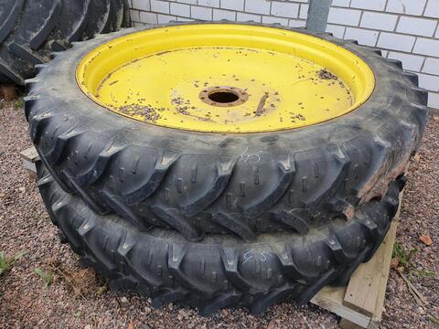 Kleber 270/95R48 x2