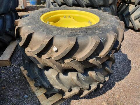 Firestone 340/85R24 x2