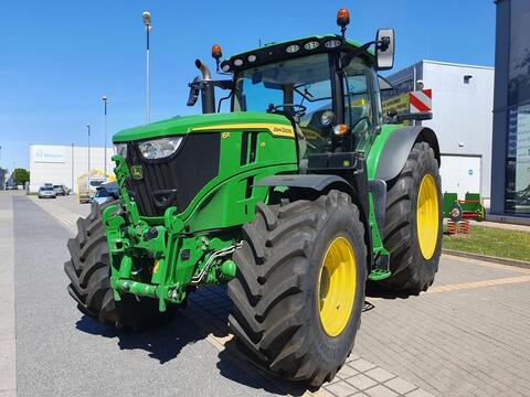 John Deere 6R 215
