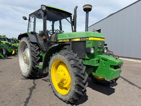 John Deere 2850