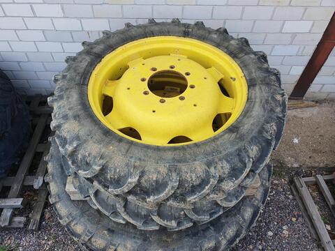 Kleber 270/95R32 x2