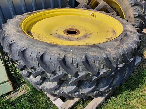 Kleber 270/95R38 x2