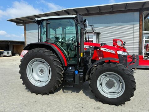 Massey Ferguson 5711 M 3