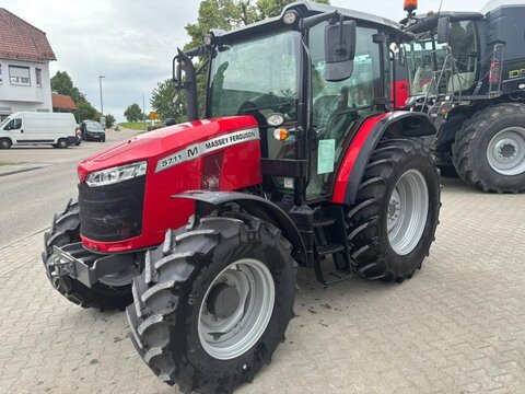 Massey Ferguson 5711 M