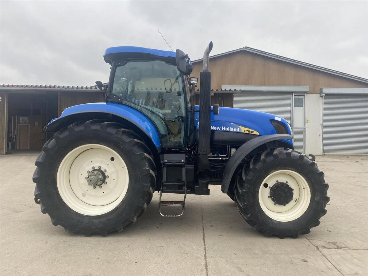 New Holland T7040 PC 2