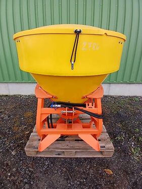 Pronar PS-250M Sand-/ Salzstreuer 2