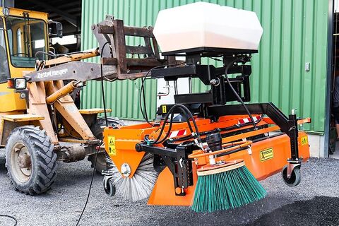 Pronar ZM 2000 Kehrmaschine 2 m + Seitenbesen 2