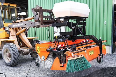 Pronar ZM 2000 Kehrmaschine 2m + Seitenbesen 2