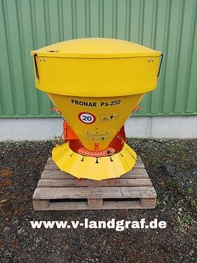 Pronar PS-250M Sand-/ Salzstreuer
