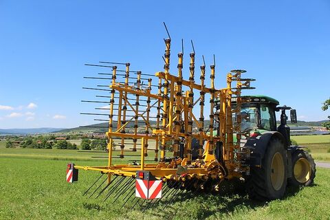 Turbomulch Extra 6 m Strohstriegel mit Schneidsc 2