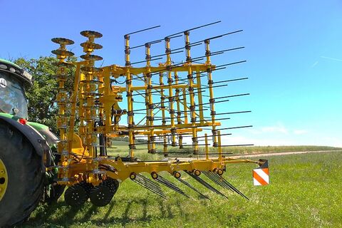 Turbomulch Extra 6 m Strohstriegel mit Schneidsc 3