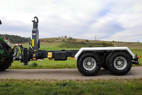 Pronar T 185 Hakenliftanhänger 15 to Boogie-Fahrwerk