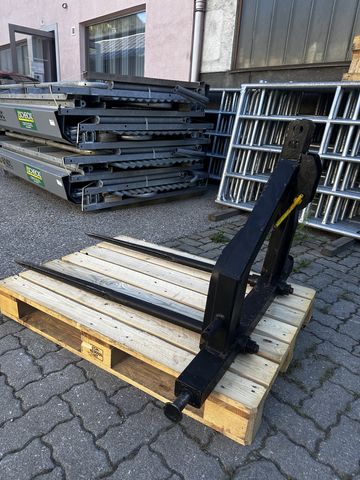 Hauer für Ausführung MH mit hydraulischem Kippzylinder