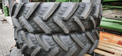 BKT PFLEGERÄDER CNH 2x 320/85R34 2x 340/85R48
