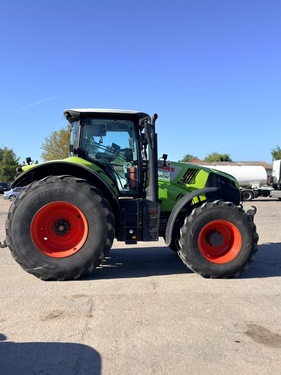 CLAAS Axion 870