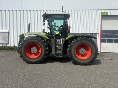 CLAAS Xerion 3300 trac