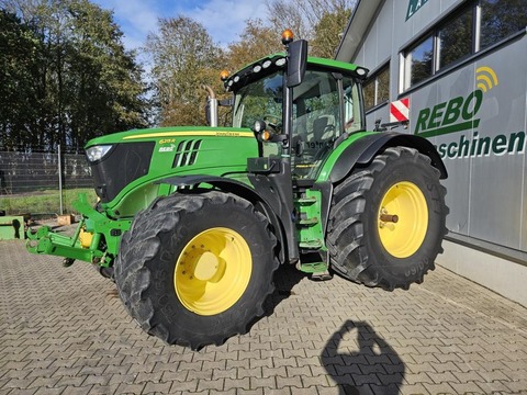 John Deere TRAKTOR 6215R