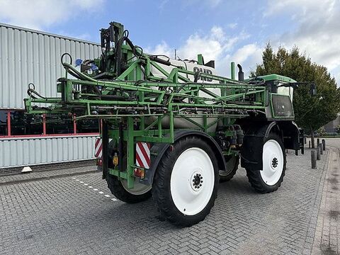 CHD Z2524 Zelfrijdende Veldspuit 3