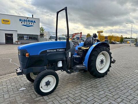 New Holland TN65V Smalspoortrekker