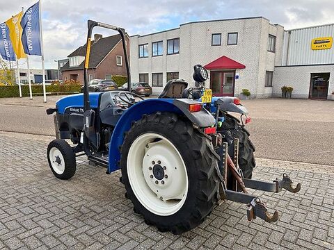 New Holland TN65V Smalspoortrekker 2