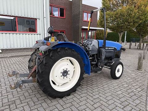 New Holland TN65V Smalspoortrekker 3