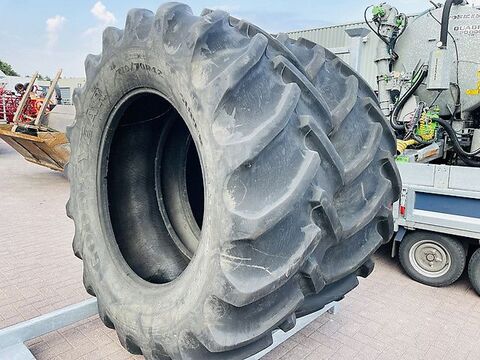 Goodyear 710/70R42 Set banden