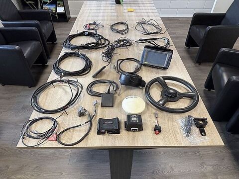 GFX-750 / New Holland FM-750 GPS 2