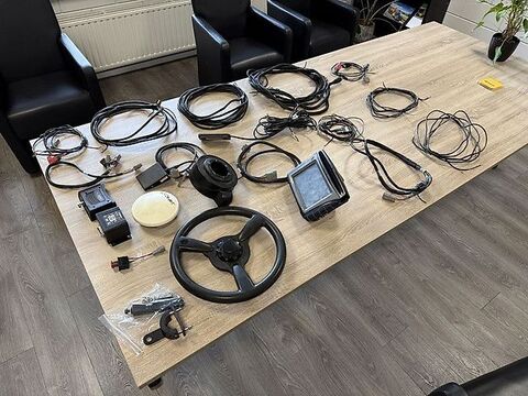 GFX-750 / New Holland FM-750 GPS 3