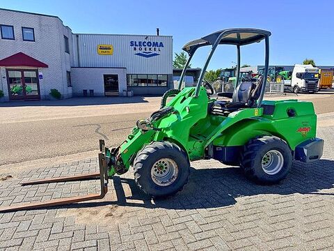 Avant 745 TDL Shovel