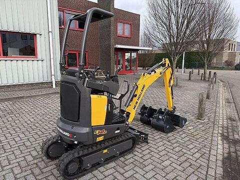New Holland E14D Minigraver 3