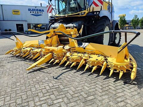 New Holland 60SFIE 8 row Maisheader