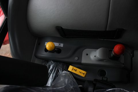 4217-04e25eb4e97c5e49eb3ee446a1ab7ca2-4493523