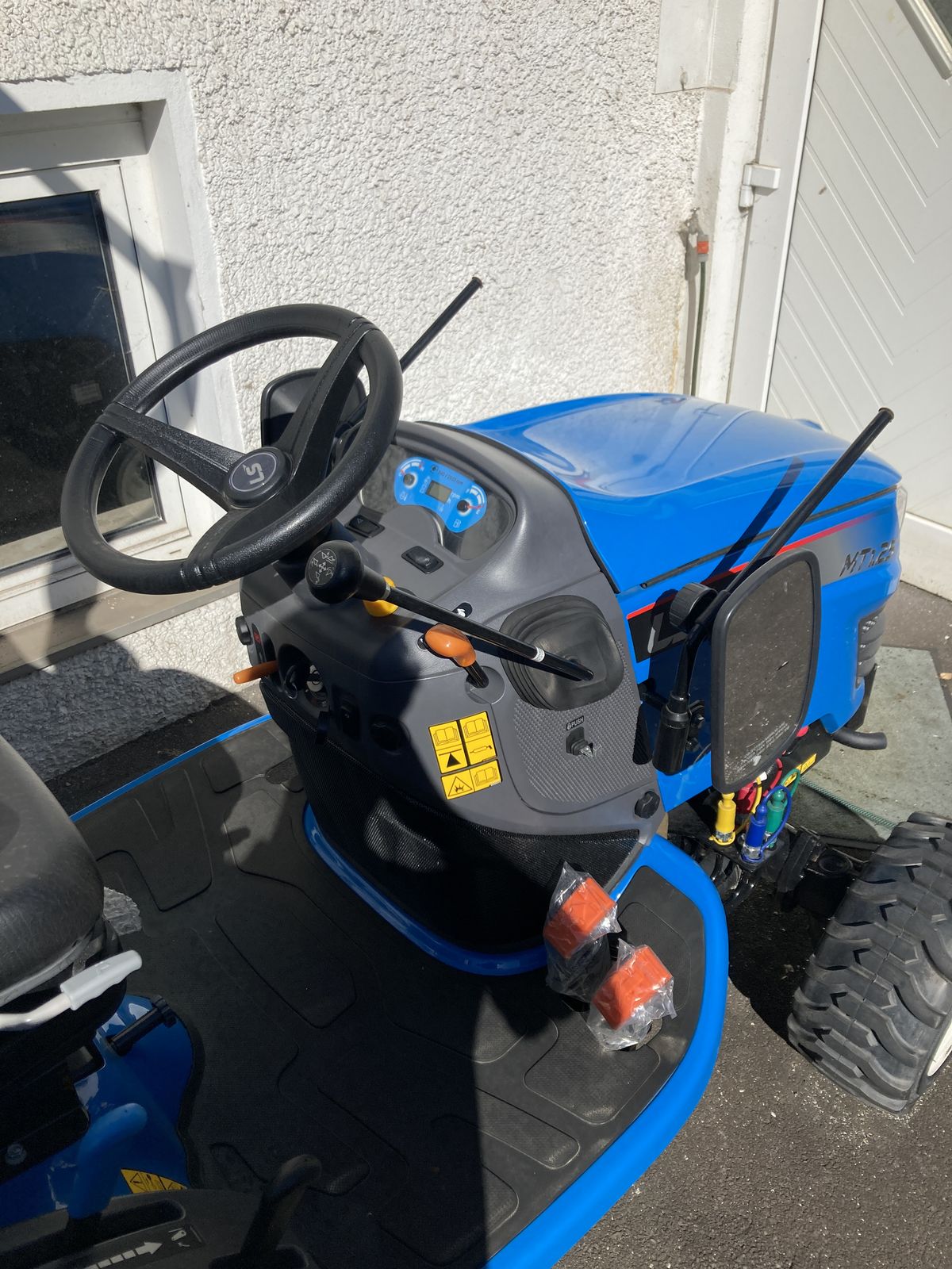 LS LS Traktor MT1.25 HST (Stage V) 2