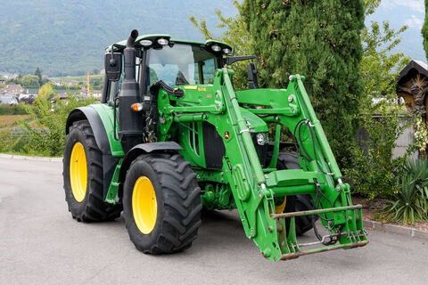 John Deere 6110M