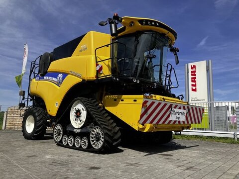 New Holland CR 8.90
