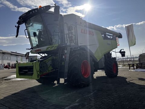 CLAAS TRION 750