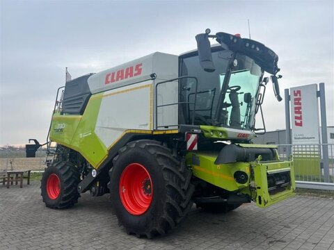 <strong>CLAAS TRION 730</strong><br />