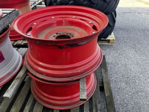 Sonstige FELGEN 2 STÜCK VON 520/70 R34