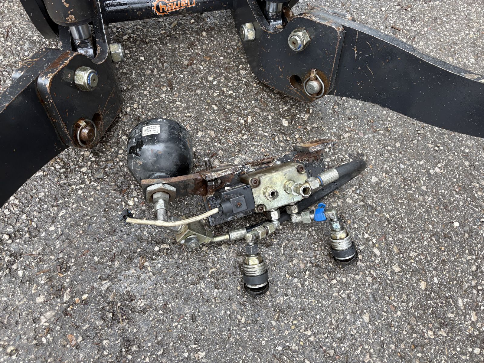 Hauer Fronthydraulik  3