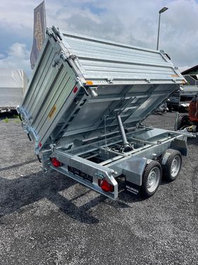 Humbaur HTK 2700.27 Pro Steel mit Stahlwänden und Elektr