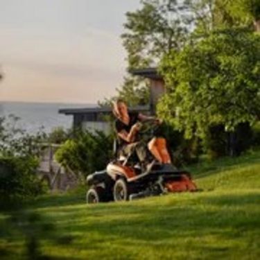 Husqvarna Rider R200iX  AWDAkku mit Ladegerät und Mähdeck  3