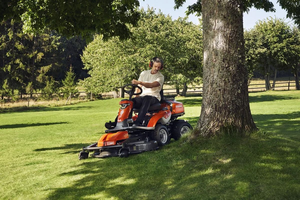 Husqvarna Rider  R316TsX AWD inkl.Mähdeck und Schneeschild 2