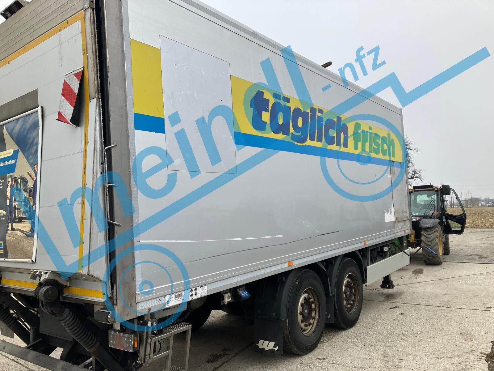 Tandem Kühlkoffer Anhänger 3