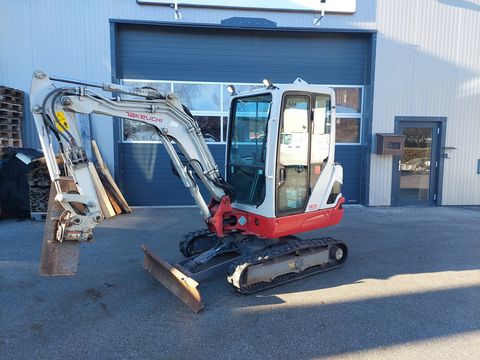 Takeuchi TB 225 Powertilt