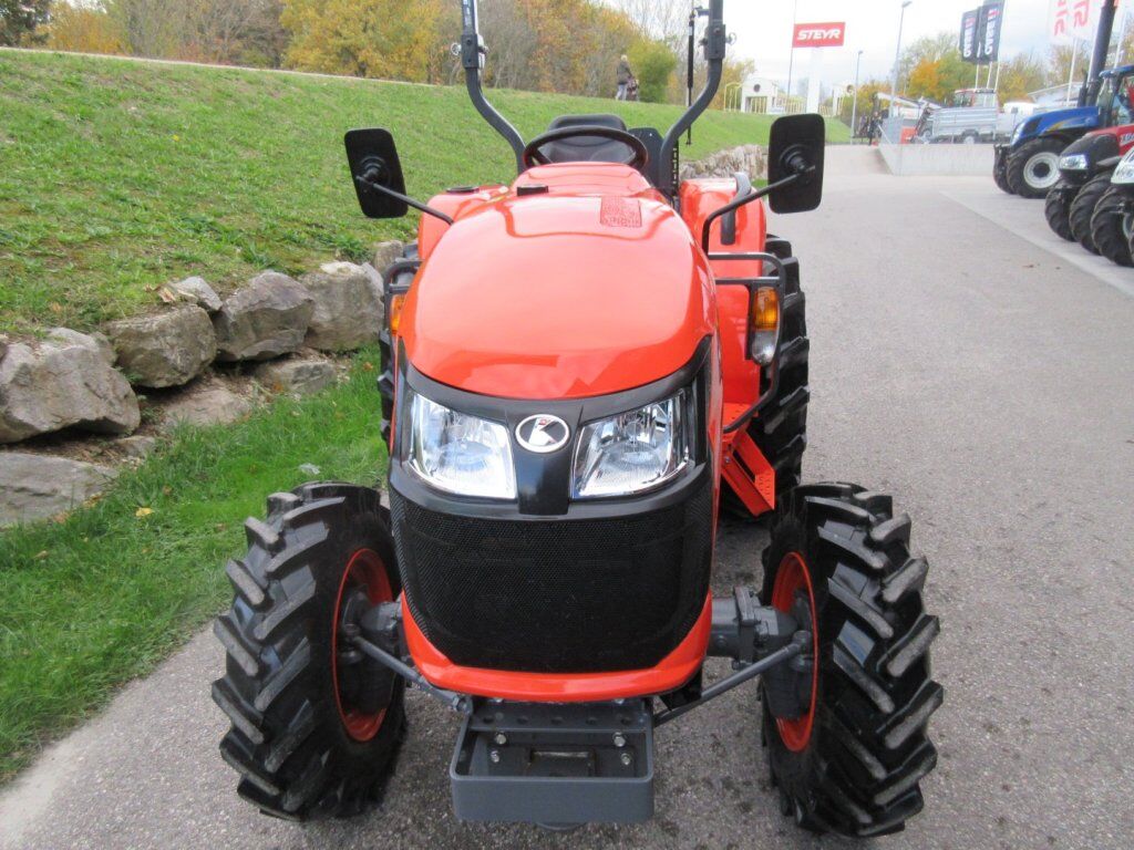 Kubota L1-382 HST-4WD 3
