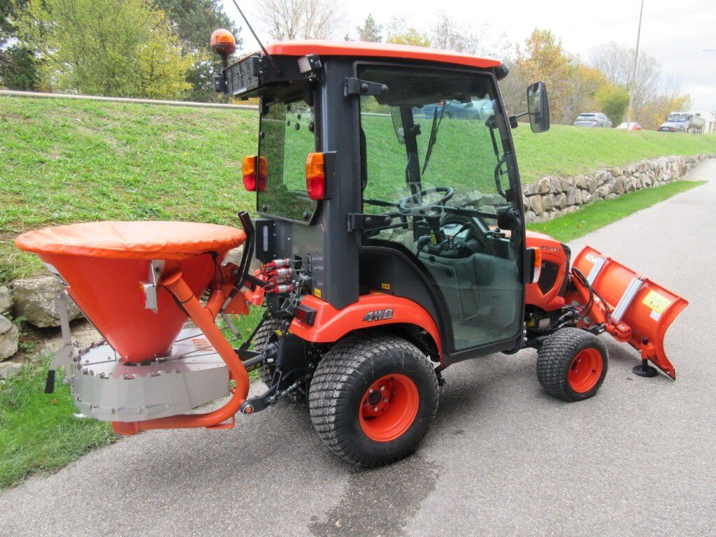Kubota BX 261 mit Kabine 2