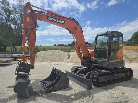 Sonstige Hydraulikbagger DX80R