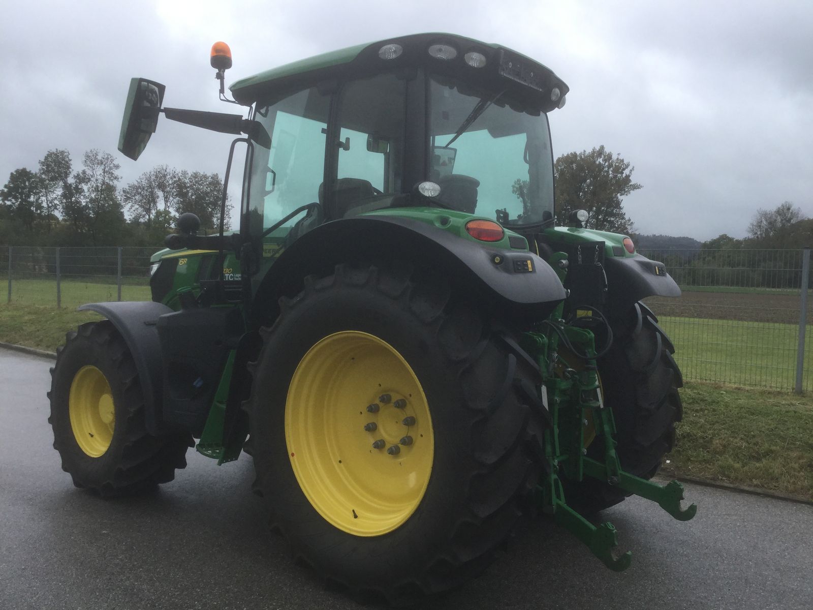 John Deere 6R130 2