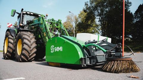 SAMI Kehrmaschine mit Auffangbehälter 3