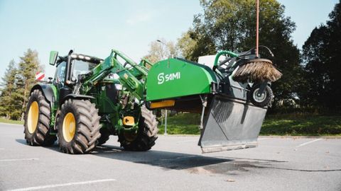 SAMI Kehrmaschine mit Auffangbehälter 2